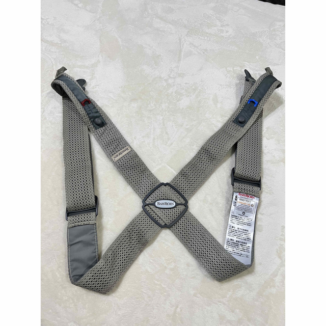 BABYBJORN(ベビービョルン)の【美品】送料込！BABYBJORN  BABY CARRIER MINI キッズ/ベビー/マタニティのキッズ/ベビー/マタニティ その他(その他)の商品写真