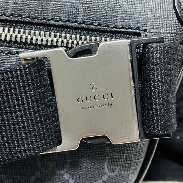 Gucci(グッチ)の【美品】GUCCI グッチ ボディバッグ ウエストポーチ ブラック 黒 メンズ メンズのバッグ(ボディーバッグ)の商品写真