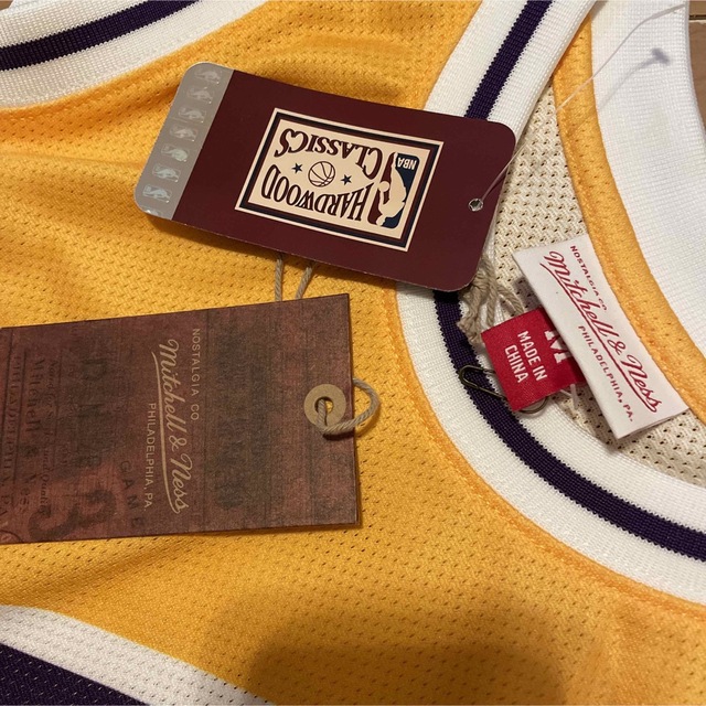 MITCHELL & NESS(ミッチェルアンドネス)のミッチェルアンドネス レイカーズ タンクトップ メンズのトップス(タンクトップ)の商品写真