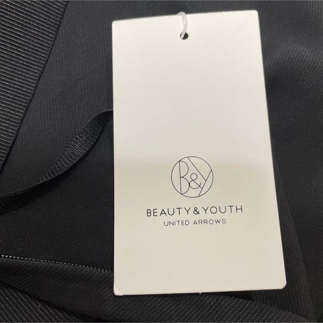 BEAUTY&YOUTH UNITED ARROWS(ビューティアンドユースユナイテッドアローズ)の【新品タグ付】BEAUTY&YOUTHマーメイドスリットスカート　黒　 Sサイズ レディースのスカート(ロングスカート)の商品写真