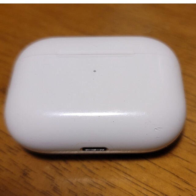 Apple(アップル)のAirPods pro A2190 正規品 ケースのみ スマホ/家電/カメラのオーディオ機器(ヘッドフォン/イヤフォン)の商品写真