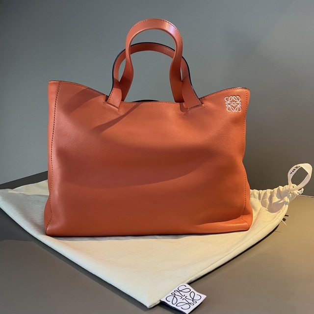 LOEWE(ロエベ)の【LOEWE】トートバッグ【美品】 レディースのバッグ(トートバッグ)の商品写真