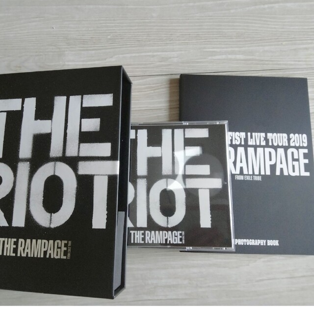 THE RAMPAGE(ザランページ)のTHE RAMPAGE  CD エンタメ/ホビーのDVD/ブルーレイ(ミュージック)の商品写真