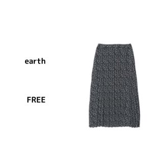 アースミュージックアンドエコロジー(earth music & ecology)の【花柄プリーツスカート　FREE フラワーブラック】ロングスカート　上品(ロングスカート)