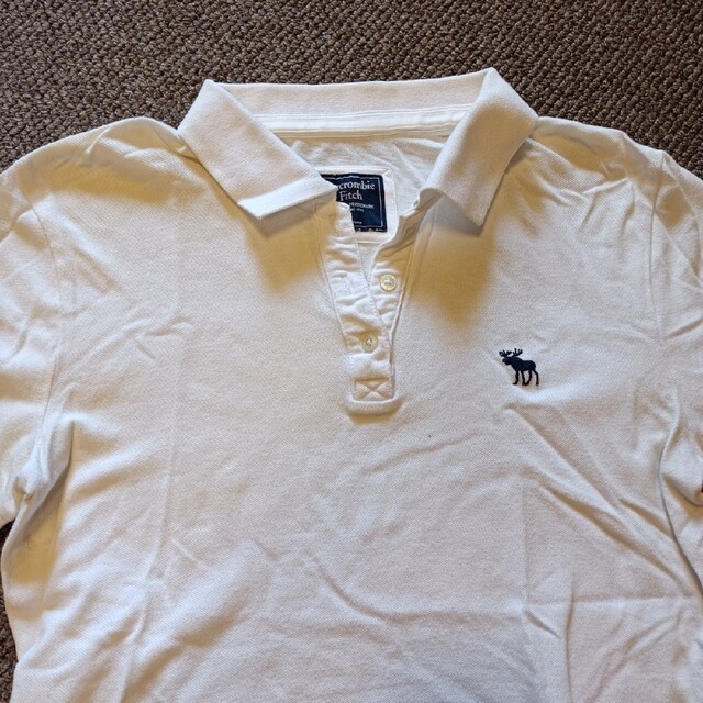Abercrombie&Fitch(アバクロンビーアンドフィッチ)のAbercrombie&Fitch　ポロシャツ　白　レディース　92 レディースのトップス(ポロシャツ)の商品写真