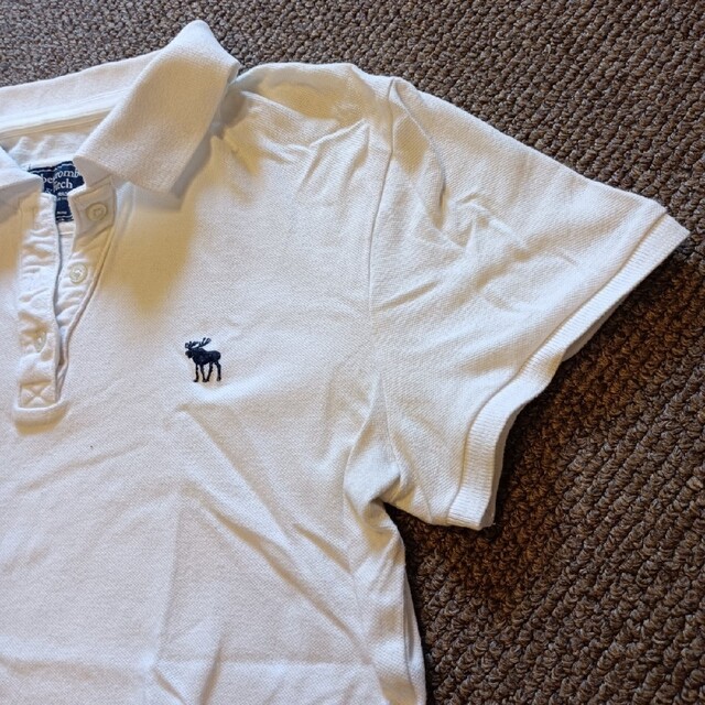 Abercrombie&Fitch(アバクロンビーアンドフィッチ)のAbercrombie&Fitch　ポロシャツ　白　レディース　92 レディースのトップス(ポロシャツ)の商品写真