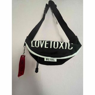 ラブトキシック(lovetoxic)のLOVETOXIC ラブトキシック　黒ボディーバック(ボディバッグ/ウエストポーチ)