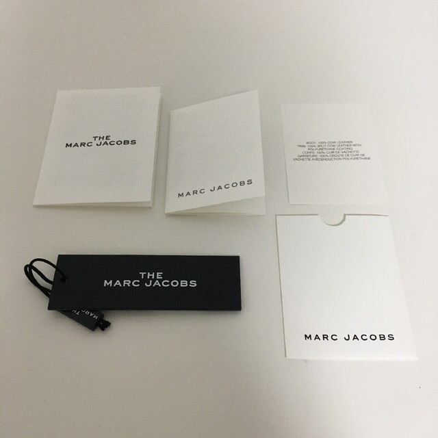 MARC JACOBS(マークジェイコブス)のchan様専用【美品】MARK JACOBS 短財布 ネイビー ケアカード付き レディースのファッション小物(財布)の商品写真