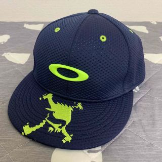 オークリー(Oakley)のoakley オークリー　ネイビー　キャップ(キャップ)