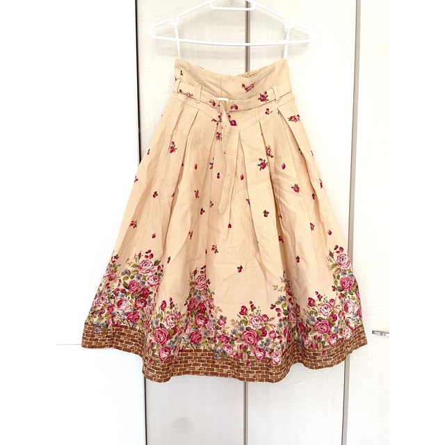 Innocent World(イノセントワールド)のイノセントワールド　花柄スカート レディースのスカート(ひざ丈スカート)の商品写真