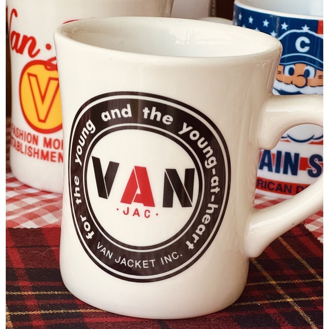 ブランド名 お宝！VAN1960年代の元祖丸VAN陶器製マグカップ当時もの