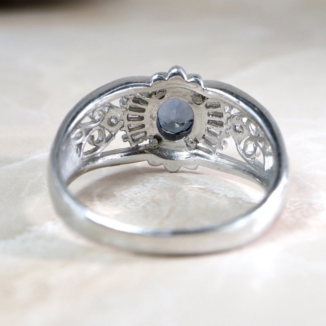 上質ベキリーブルーガーネットダイヤリング透かしデザインpt900計1.178ct レディースのアクセサリー(リング(指輪))の商品写真