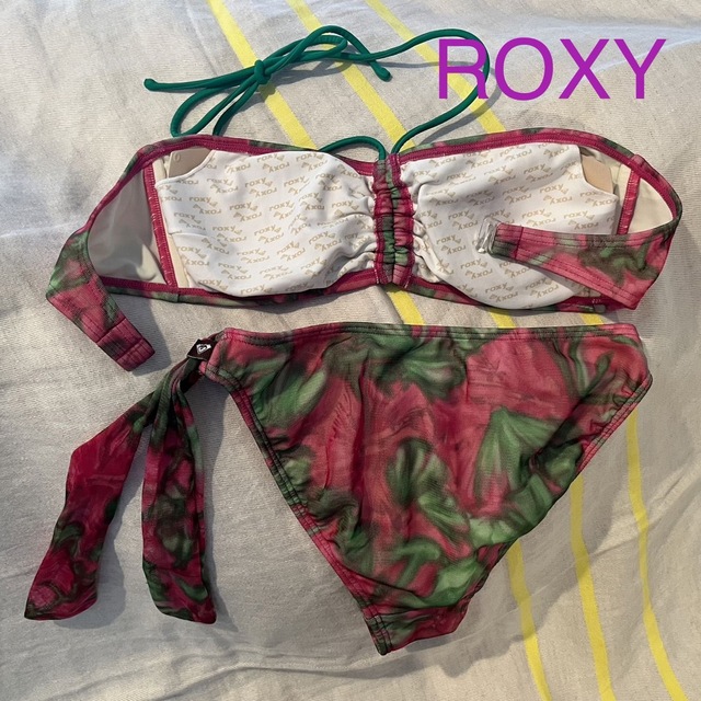 Roxy(ロキシー)のROXY♡ビキニ♡水着 未使用！花柄 レディースの水着/浴衣(水着)の商品写真