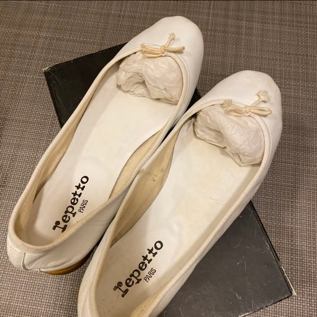 repetto(レペット)のレペット　ホワイト　25cm レディースの靴/シューズ(バレエシューズ)の商品写真