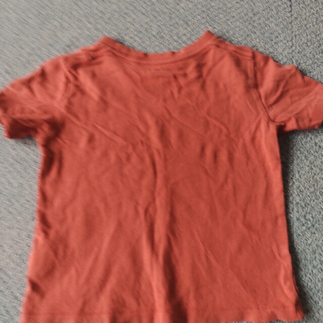 GAP(ギャップ)のサメTシャツ二枚セット キッズ/ベビー/マタニティのベビー服(~85cm)(Ｔシャツ)の商品写真