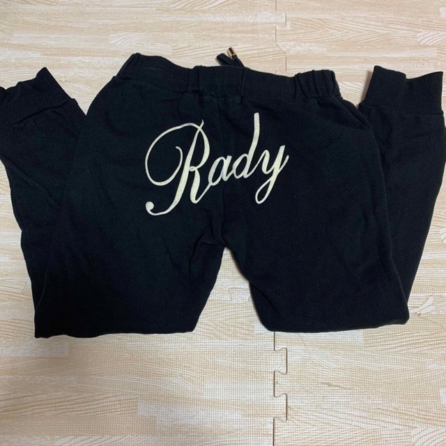 Rady(レディー)のRady バックロゴ ストレッチスウェットパンツ ブラック　S レディースのパンツ(その他)の商品写真