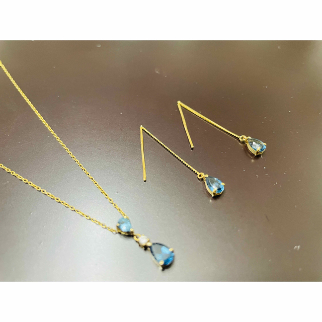 JEWELRY TSUTSUMI(ジュエリーツツミ)のイエローゴールドロンドンブルートパーズネックレス&ピアスセット レディースのアクセサリー(ネックレス)の商品写真