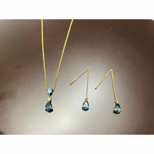 JEWELRY TSUTSUMI(ジュエリーツツミ)のイエローゴールドロンドンブルートパーズネックレス&ピアスセット レディースのアクセサリー(ネックレス)の商品写真