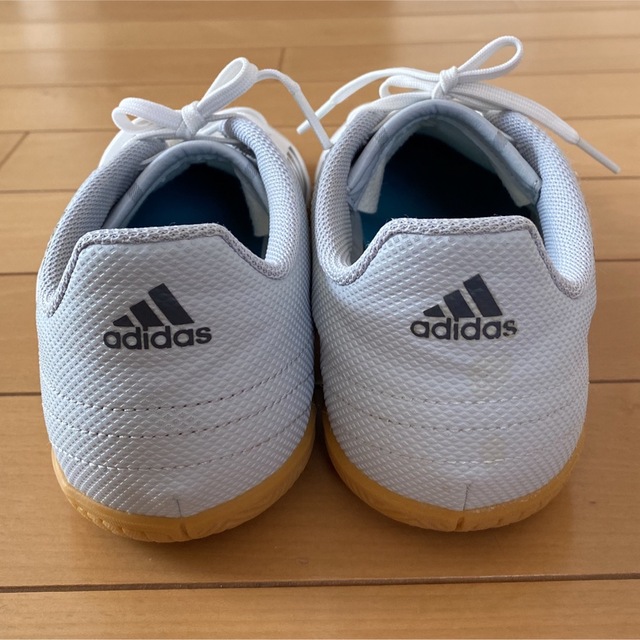 adidas(アディダス)のアディダス サッカートレーニングシューズ 24.5cm スポーツ/アウトドアのサッカー/フットサル(シューズ)の商品写真