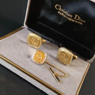 【美品】Dior　ディオール　カフス・タイピンセット　ゴールド　ロゴ　スクエア