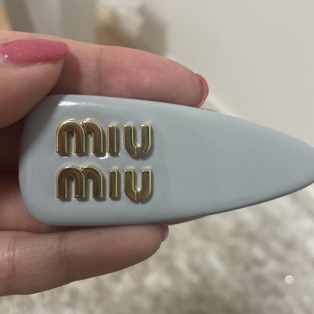 正規品】miu miu ヘアクリップ　ヘアピン　パテントレザー