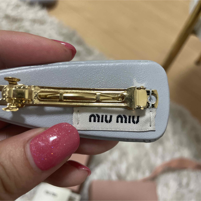 正規品】miu miu ヘアクリップ ヘアピン パテントレザー-