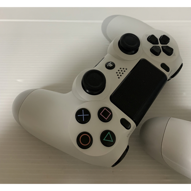 PlayStation4(プレイステーション4)のプレステ4用　純正　コントローラ　デュアルショック4  ホワイト エンタメ/ホビーのゲームソフト/ゲーム機本体(その他)の商品写真
