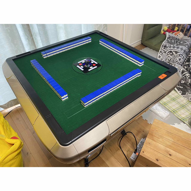 全自動麻雀卓（最終値下げ） エンタメ/ホビーのテーブルゲーム/ホビー(麻雀)の商品写真