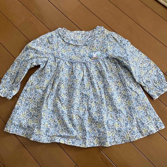 familiar(ファミリア)のファミリア　ベビーシャツ　80 キッズ/ベビー/マタニティのベビー服(~85cm)(シャツ/カットソー)の商品写真