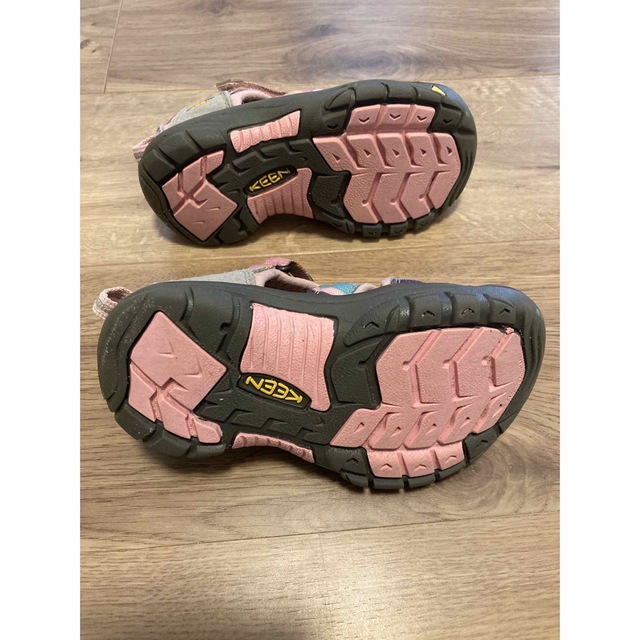 KEEN(キーン)のKEEN キーン　サンダル　女の子用　サイズ　17cm キッズ/ベビー/マタニティのキッズ靴/シューズ(15cm~)(サンダル)の商品写真