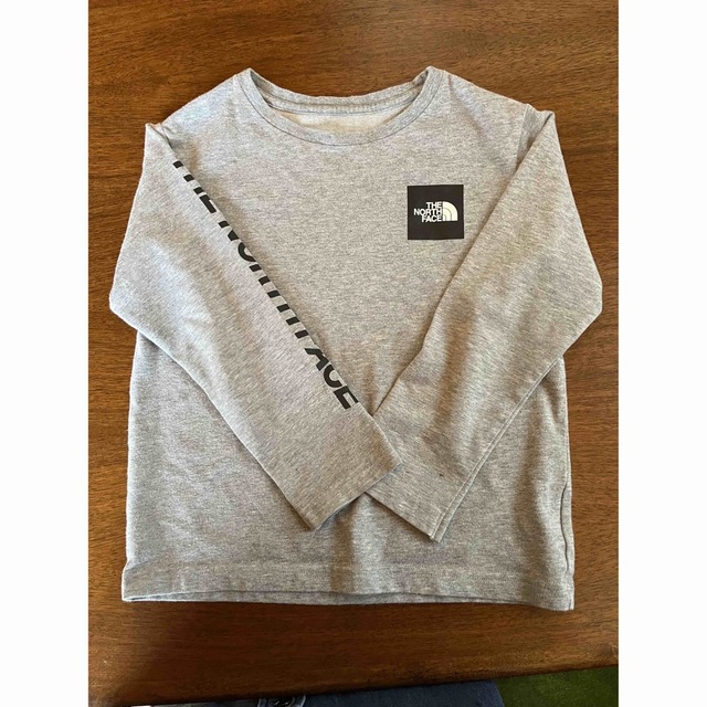 THE NORTH FACE(ザノースフェイス)のノースフェイス NTJ81928 キッズ ジュニア トップス Tシャツ 長袖  キッズ/ベビー/マタニティのキッズ服男の子用(90cm~)(Tシャツ/カットソー)の商品写真