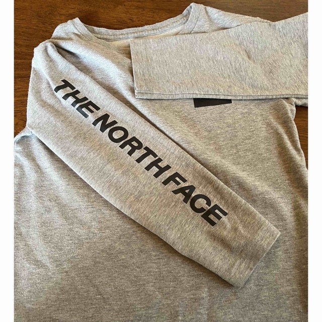 THE NORTH FACE(ザノースフェイス)のノースフェイス NTJ81928 キッズ ジュニア トップス Tシャツ 長袖  キッズ/ベビー/マタニティのキッズ服男の子用(90cm~)(Tシャツ/カットソー)の商品写真