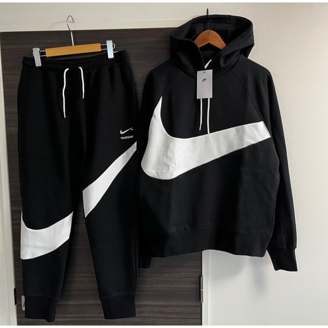 NIKE(ナイキ)のL 新品 定価26950円 NIKE TECH FLEECE セットアップ黒 メンズのトップス(パーカー)の商品写真