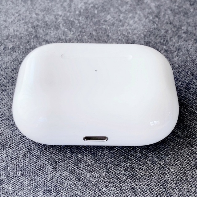 Apple AirPodsPro 充電器\u0026カバー2点（オマケ） - イヤフォン