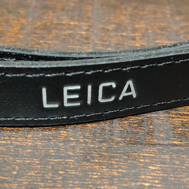 LEICA(ライカ)のLeica(ライカ)　純正ネックストラップ スマホ/家電/カメラのカメラ(その他)の商品写真