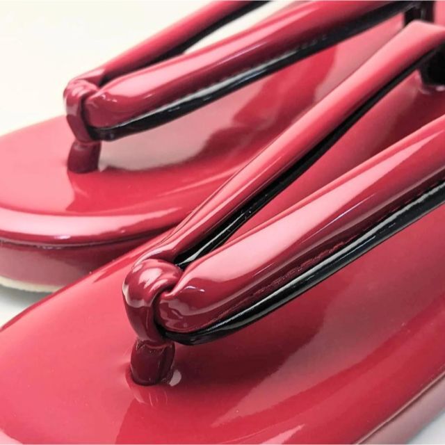和装 草履 振袖 小紋 エナメル 赤×黒 三枚芯 LLサイズ u27-5 レディースの靴/シューズ(下駄/草履)の商品写真
