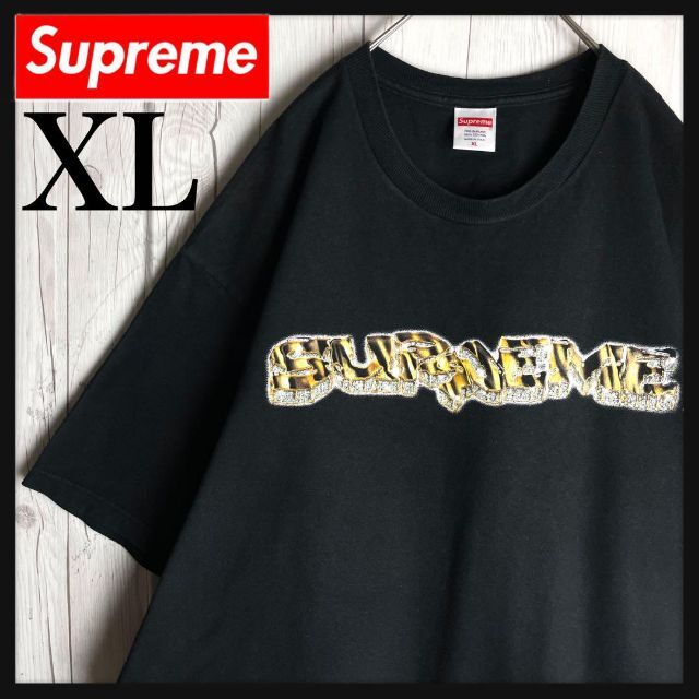 希少XLサイズ】シュプリーム☆センターゴールドロゴ入りtシャツ 気質