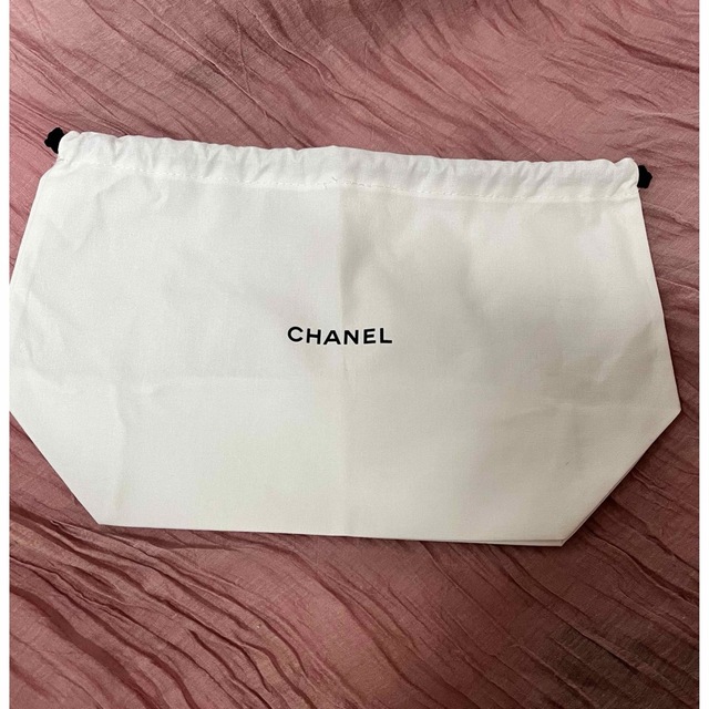 CHANEL(シャネル)の新品・未使用　送料込！　●シャネル● ポーチ 巾着 レディースのファッション小物(ポーチ)の商品写真