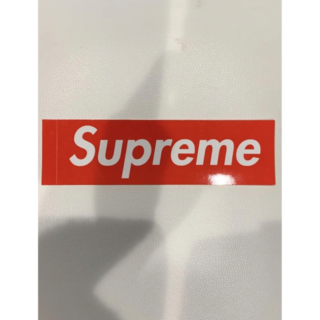 Supreme(シュプリーム)の1枚　Supreme Box Logo ステッカー シュプリームボックスロゴ エンタメ/ホビーのコレクション(ノベルティグッズ)の商品写真