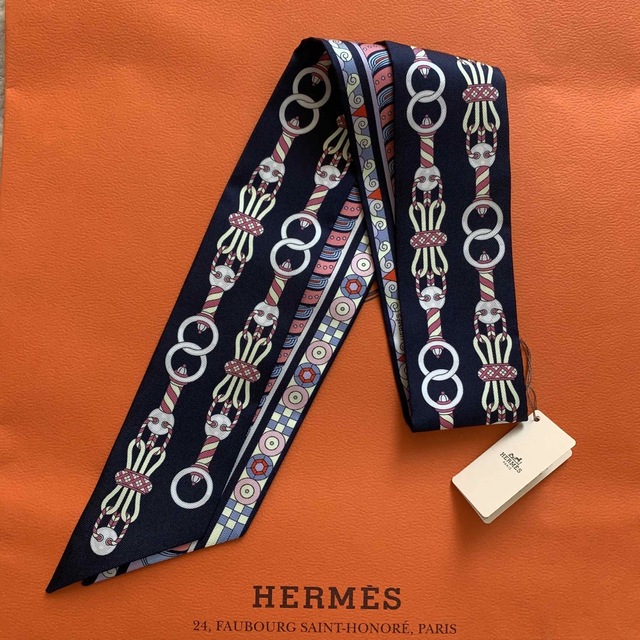 HERMES ハーネスの薔薇窓 ツイリーツイリー