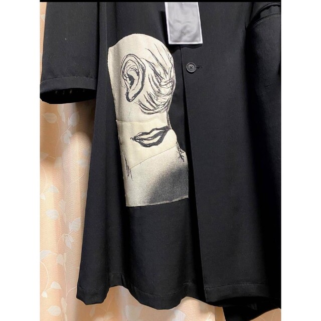 Yohji Yamamoto(ヨウジヤマモト)のYohji Yamamoto (ヨウジヤマモト) 22SS アップリケロングJK メンズのジャケット/アウター(トレンチコート)の商品写真