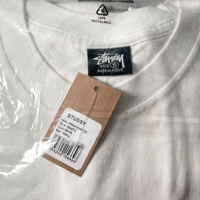 Tシャツ/カットソー(半袖/袖なし)【新品】stussy Tシャツ　サイズS ホワイト　いちご