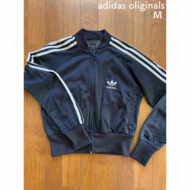 adidas(アディダス)のadidasoriginars トラックジャケット　M レディースのジャケット/アウター(ブルゾン)の商品写真