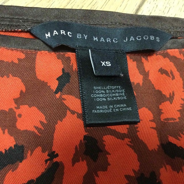 MARC BY MARC JACOBS(マークバイマークジェイコブス)のMARC BY MARC JACOBS シルクカットソー レディースのトップス(カットソー(半袖/袖なし))の商品写真