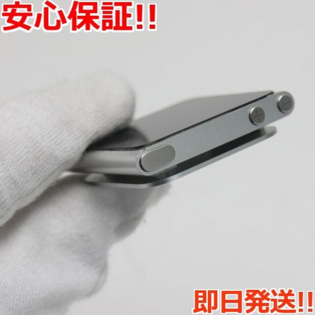 iPod(アイポッド)の新品同様 iPOD nano 第6世代 16GB シルバー  スマホ/家電/カメラのオーディオ機器(ポータブルプレーヤー)の商品写真