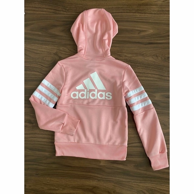 adidas(アディダス)のadidas フード付きジャージ上　130 女の子 キッズ/ベビー/マタニティのキッズ服女の子用(90cm~)(ジャケット/上着)の商品写真