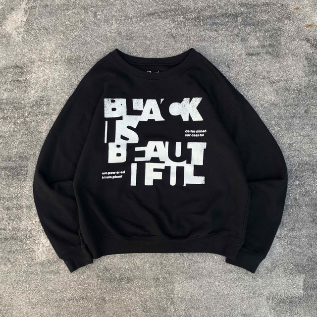 BLACK IS BEAUTIFUL 00s グラフィックフォント スウェット