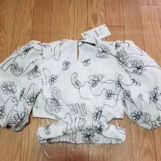 ザラ(ZARA)のZARA　ショート丈ブラウス　新品未使用(シャツ/ブラウス(半袖/袖なし))