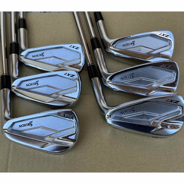可愛いクリスマスツリーやギフトが! - Srixon ダンロップ スリクソン