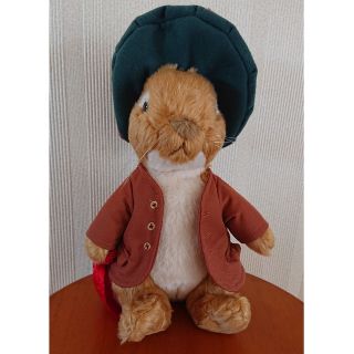 ピーターラビット(PETER RABBIT（TM）)のベンジャミン・バニー™ぬいぐるみスモール 座⾼約28㎝(キャラクターグッズ)